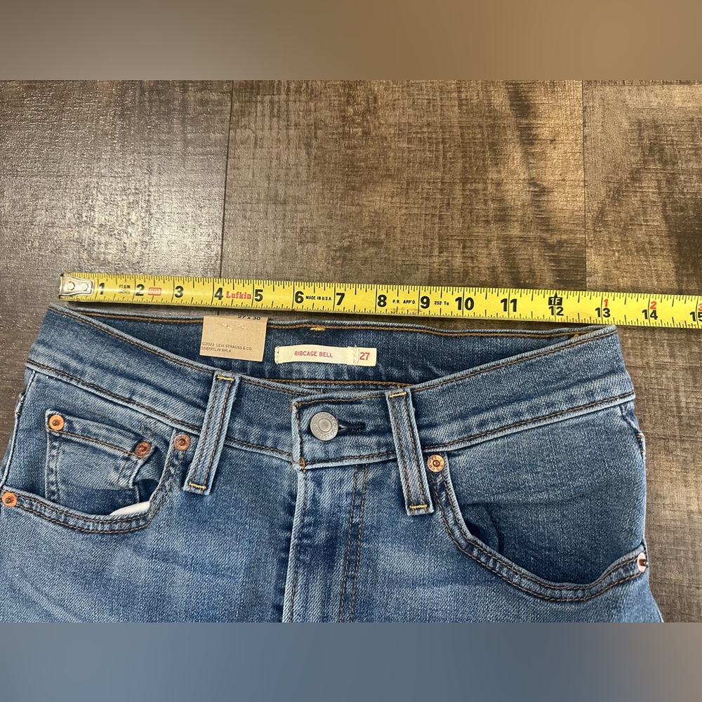 Levi's Light Blue High-Rise Jeans- Ribcage Bell - Picture 3 of 5